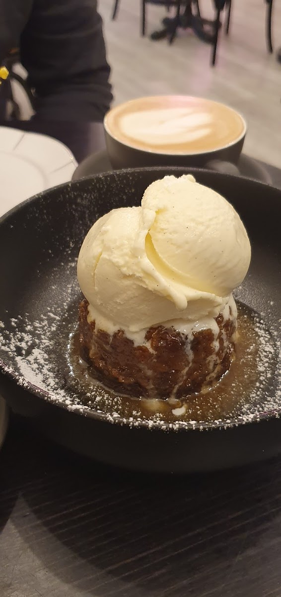 Charlie's Dessert House Photo 6